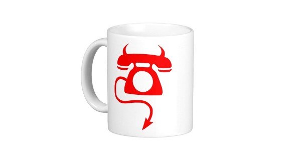 Caneca com símbolo do operador bastardo do inferno
