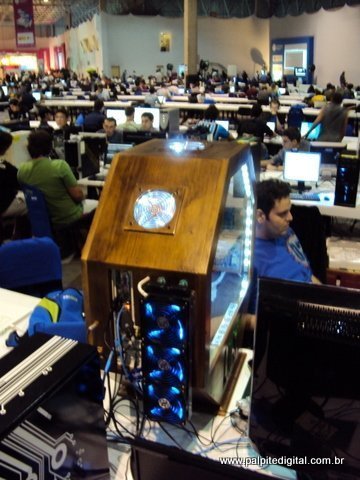Modificação de Case de Lost na Campus Party