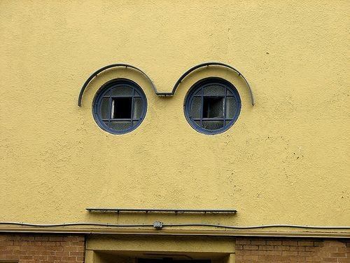 Faces em objetos