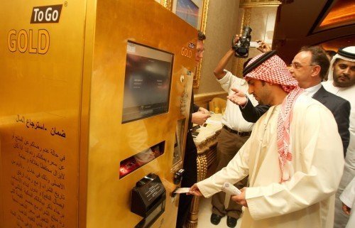 Comprando Ouro em Dubai no caixa eletrônico