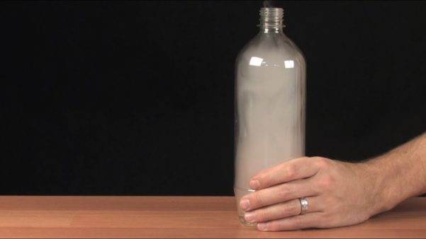 Experimento da nuvem na garrafa