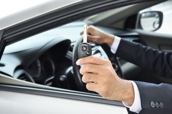 Como pagar pelo aluguel do carro